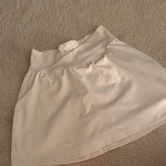 Elegant A-Line Skirt in Cream - Picture 2 of 4